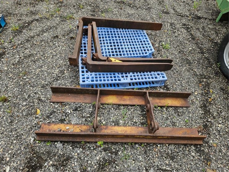 #2066-•-pallet-forks-image-5