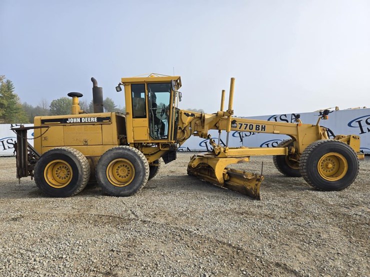 deere-770bh-image-6