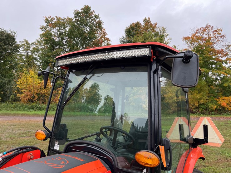#8065-•-2024-bad-boy-4035ch-4wd-tractor-with-front-mount-berco-66"-snowblower-image-15