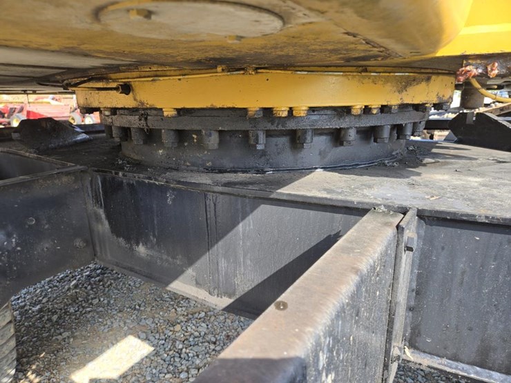 2006-caterpillar-m318-image-39