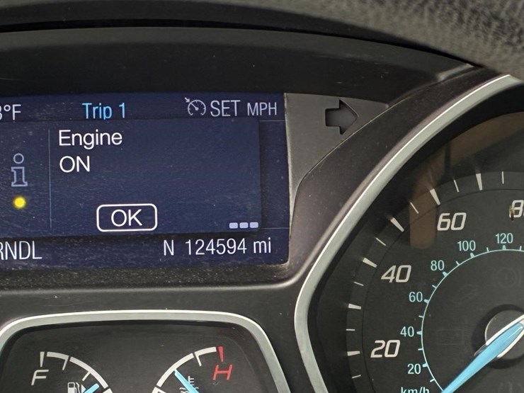 2014-ford-focus-sedan-image-15