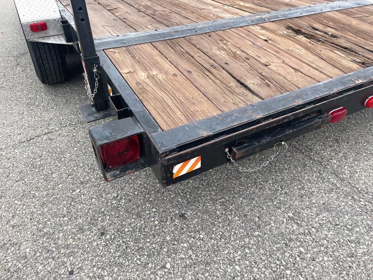 #1977-•-20'-tandem-axle-trailer-(has-wi-title)-image-37