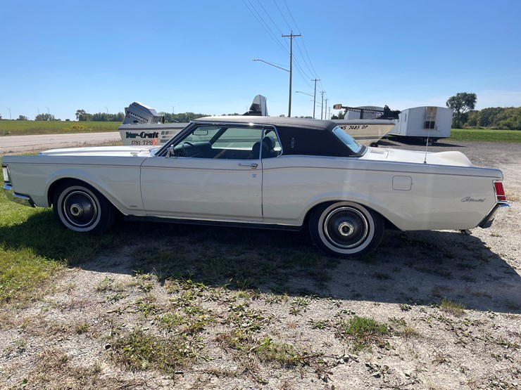 #1022-•-1969-lincoln-continental-mark-iii-image-8