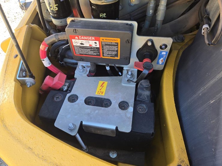 2019-deere-344l-image-48