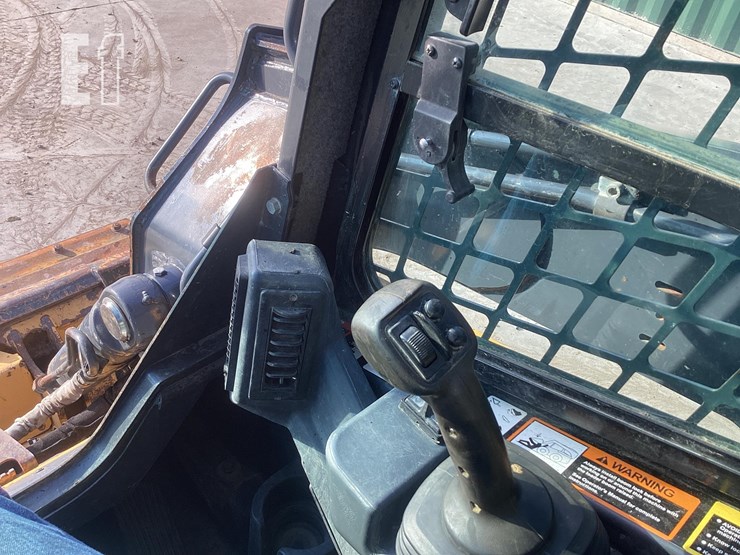 2020-deere-333g-image-17