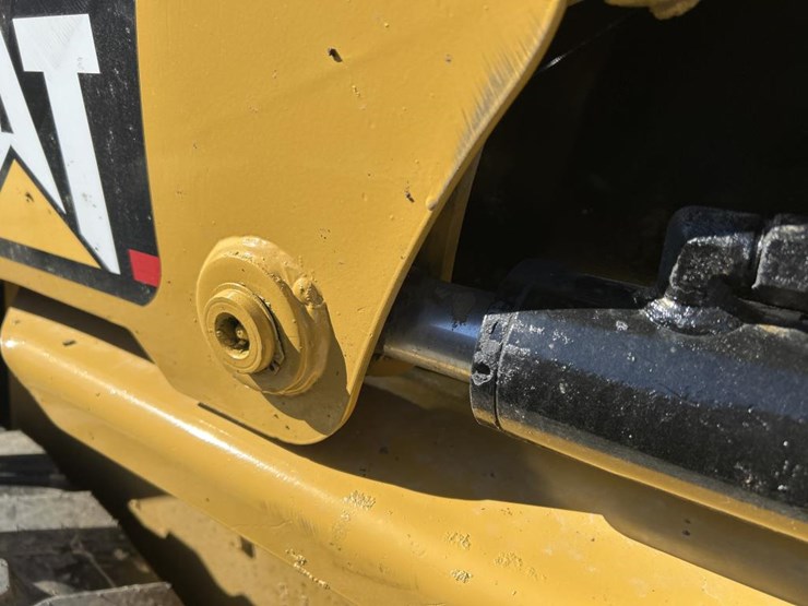 caterpillar-236-image-20