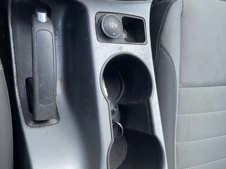 2013-ford-escape-se-image-40