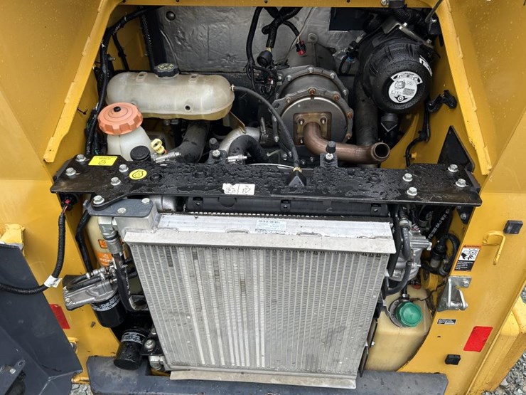deere-318g-image-33