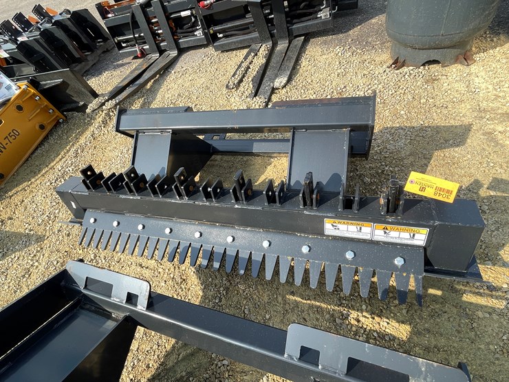 #3048-•-wolverine-skid-steer-ripper-image-6