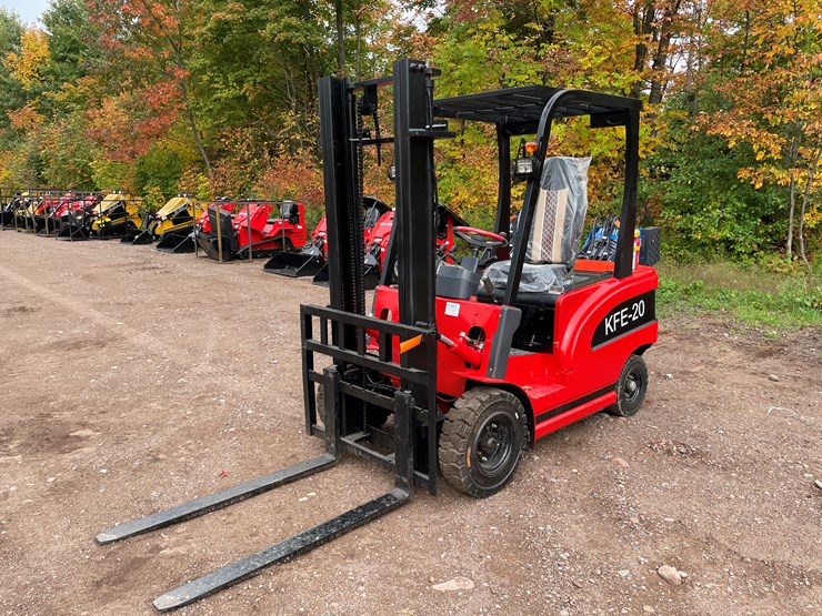 #8163-•-agt-electric-forklift-image-1