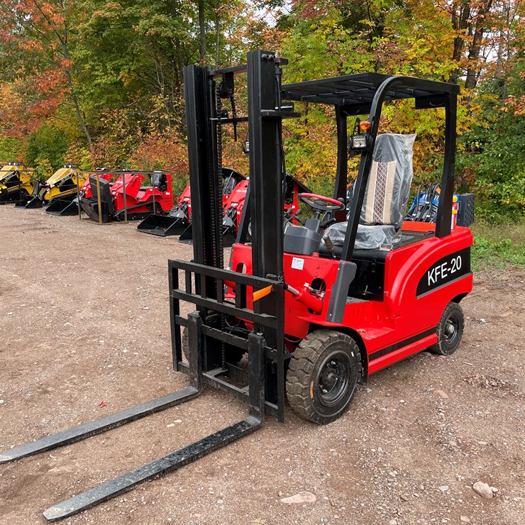#8163 • AGT Electric Forklift