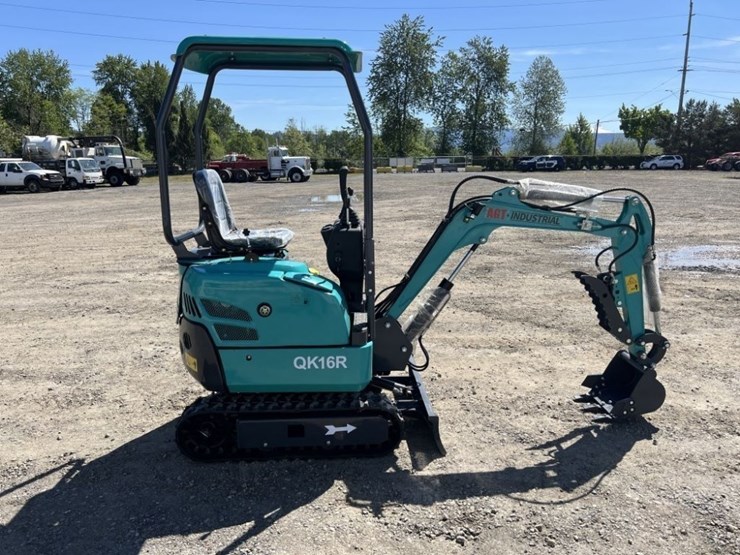 2025-cfg-qk16r-mini-hydraulic-excavator-image-3