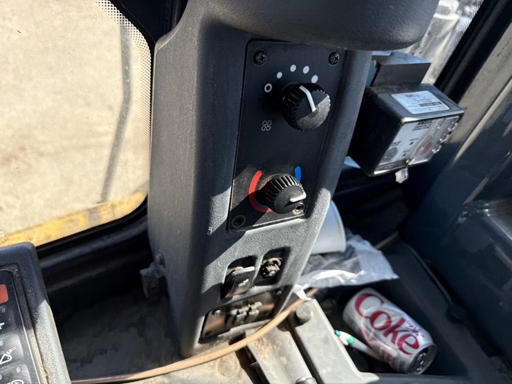 2018-deere-844k-image-62