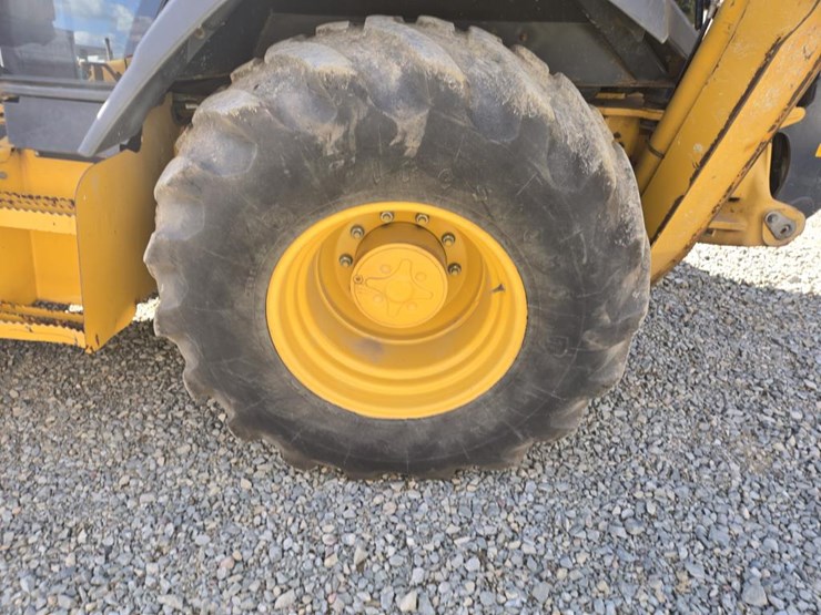 2015-deere-310sl-hl-image-89