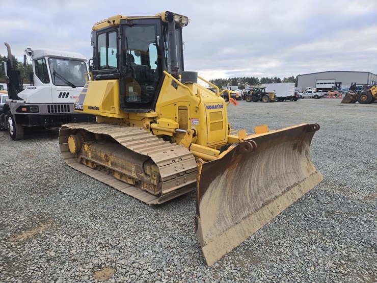 2014-komatsu-d51pxi-image-11