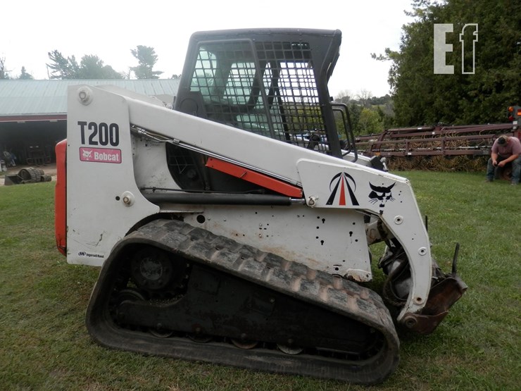 2002-bobcat-t200-image-4
