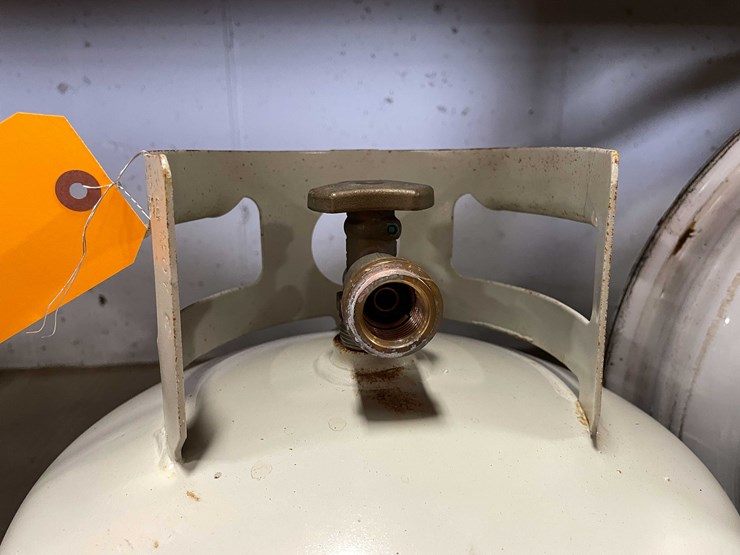 #5525-•-grill-propane-tank-(cw)-image-3