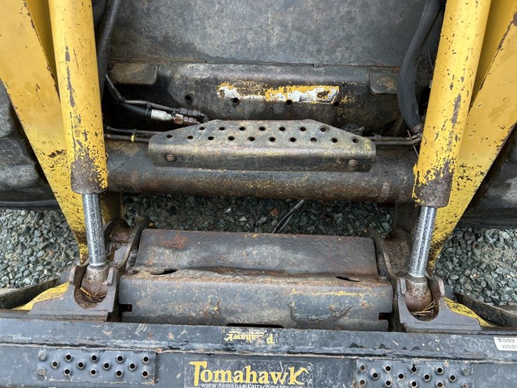 deere-240-image-11