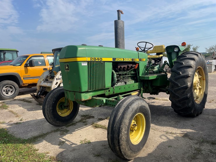 john-deere-2840-image-1