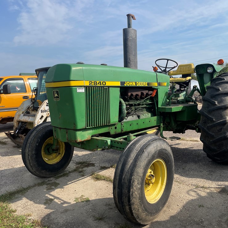 JOHN DEERE 2840