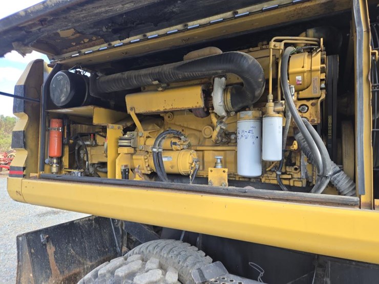 2006-caterpillar-m318-image-56