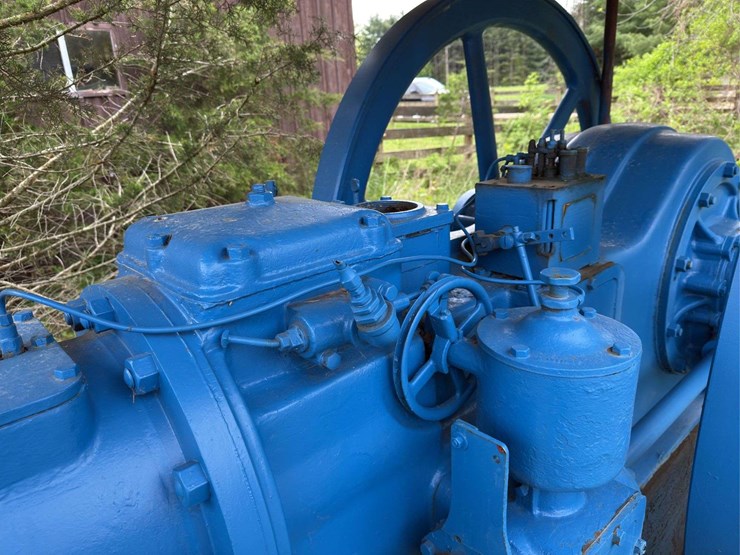 25hp-superior-oil-field-engine-image-11