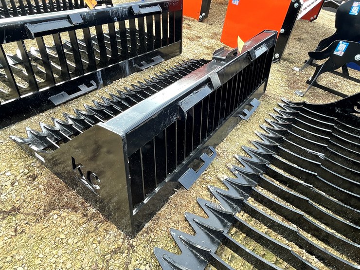 #3010-•-skid-steer-71"-rock-bucket-image-4