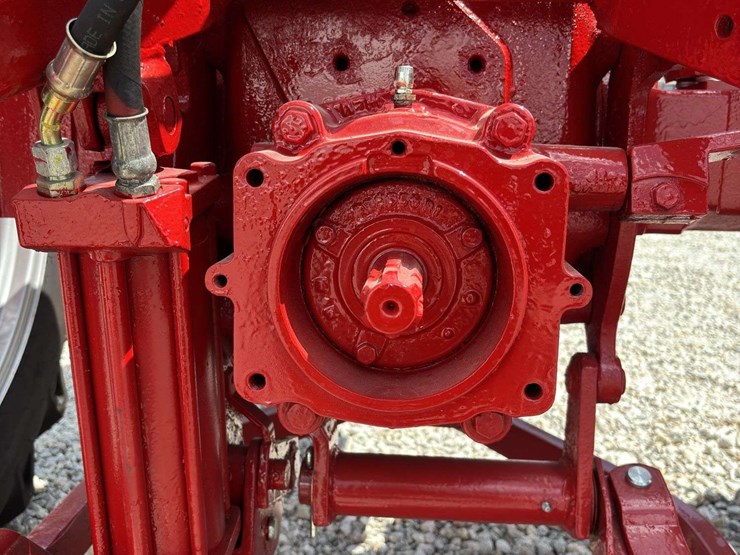 farmall-340-image-36
