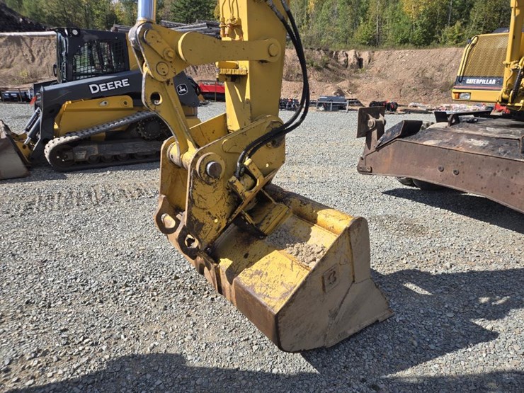 2006-caterpillar-m318-image-10