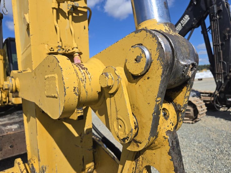 2006-caterpillar-m318-image-21
