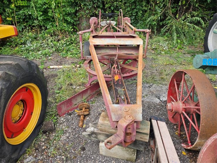 #2010-•-illinois-s-15a-pull-type-8'-grader-image-21
