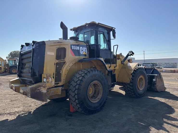 2017-caterpillar-950m-image-3