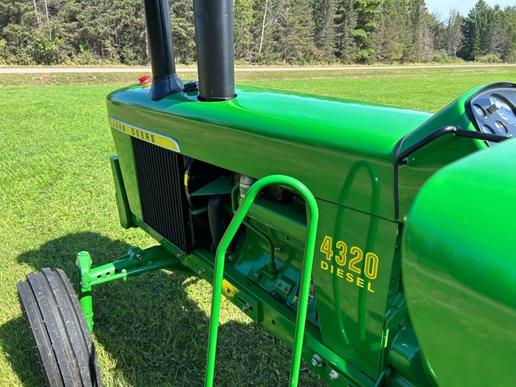 john-deere-4320-image-27