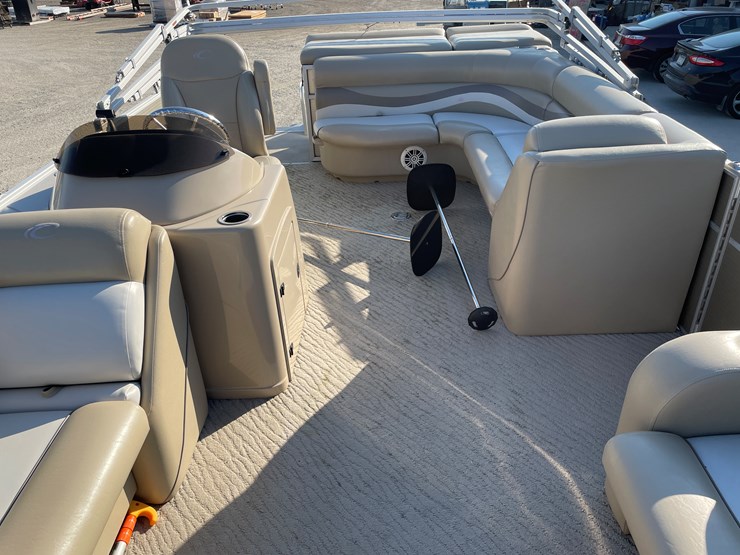 #1031-•-2012-crest-pontoon-(has-wi-title)-and-trailer-(no-title)-image-29