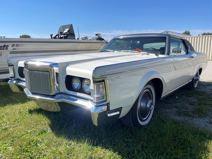 #1022-•-1969-lincoln-continental-mark-iii-image-1