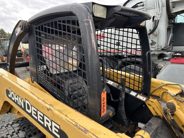 deere-240-image-29