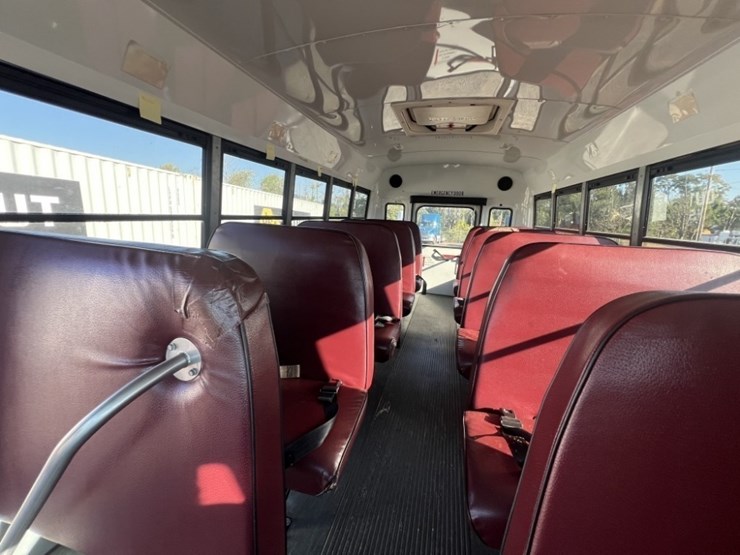 2007-chevrolet-express-school-bus-image-30