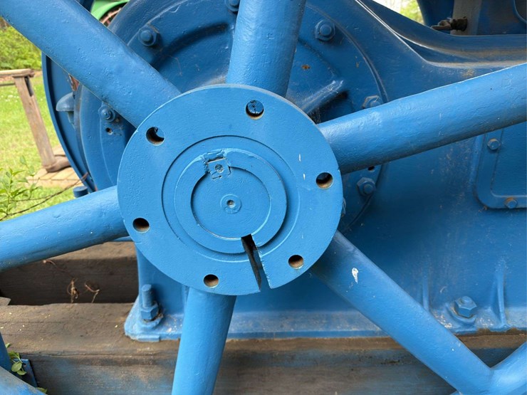 25hp-superior-oil-field-engine-image-7
