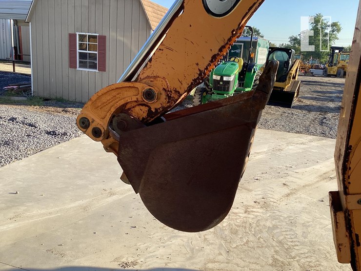 2013-case-580sn-image-15