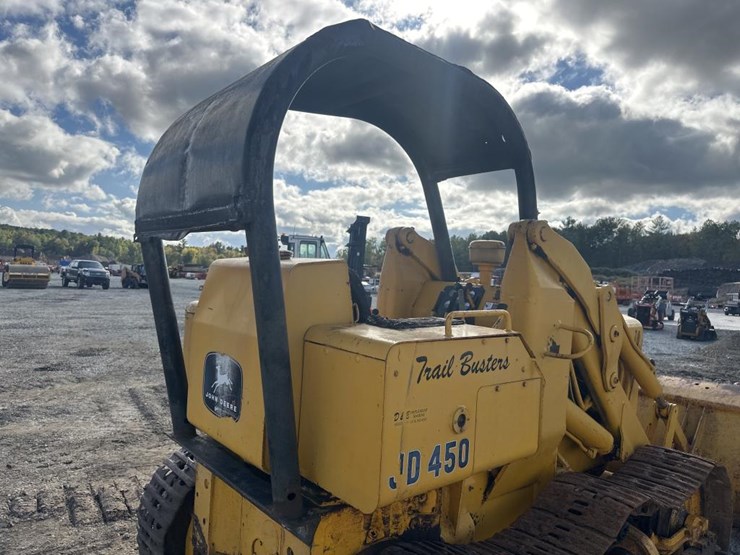 john-deere-300-image-11