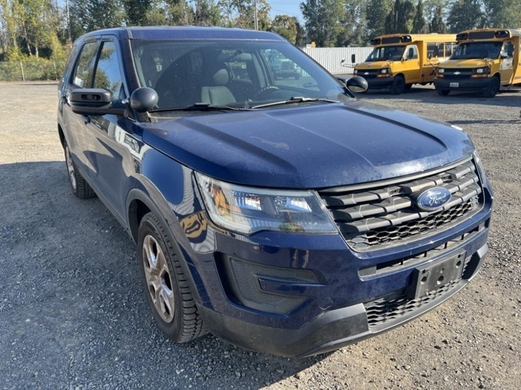 2017-ford-explorer-image-2