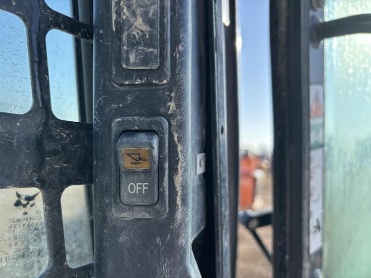 2021-bobcat-t770-image-34