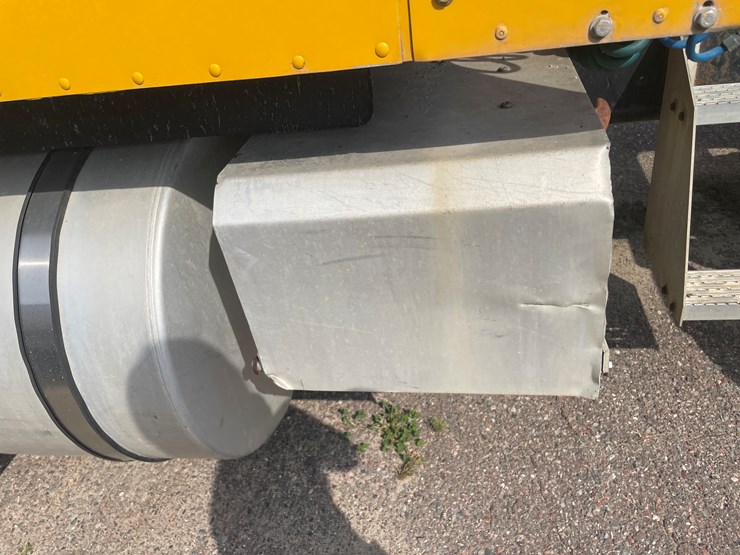 #1003-•-1997-international-semi-tractor-(has-wi-title)-image-20