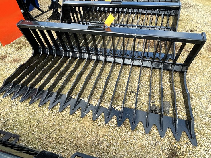 #3012-•-skid-steer-6'-6"-rock-bucket-image-7