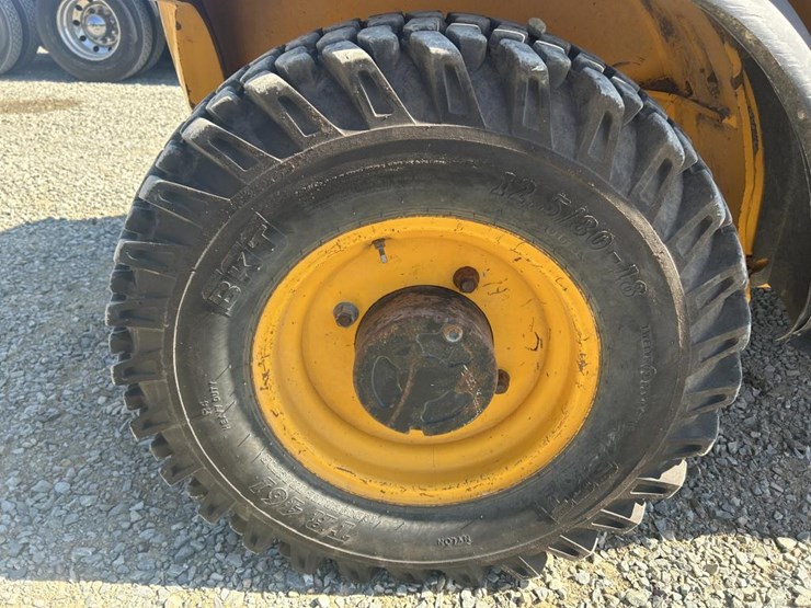 2009-jcb-527-55-image-49