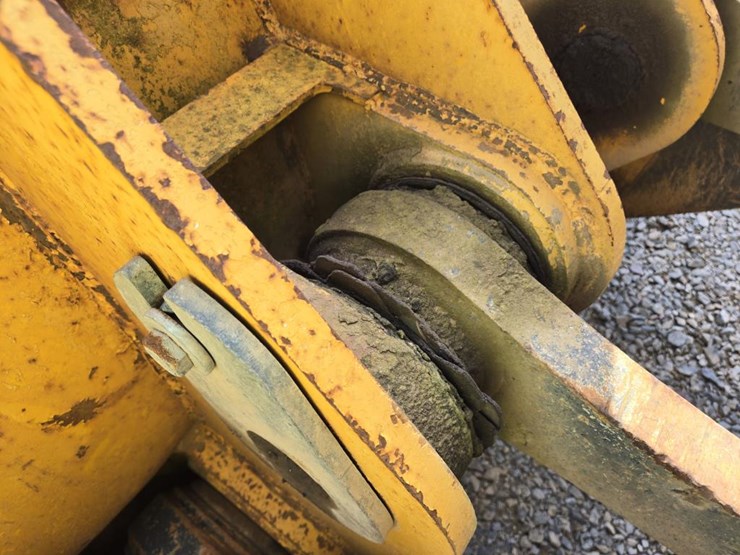 2007-deere-844j-image-23