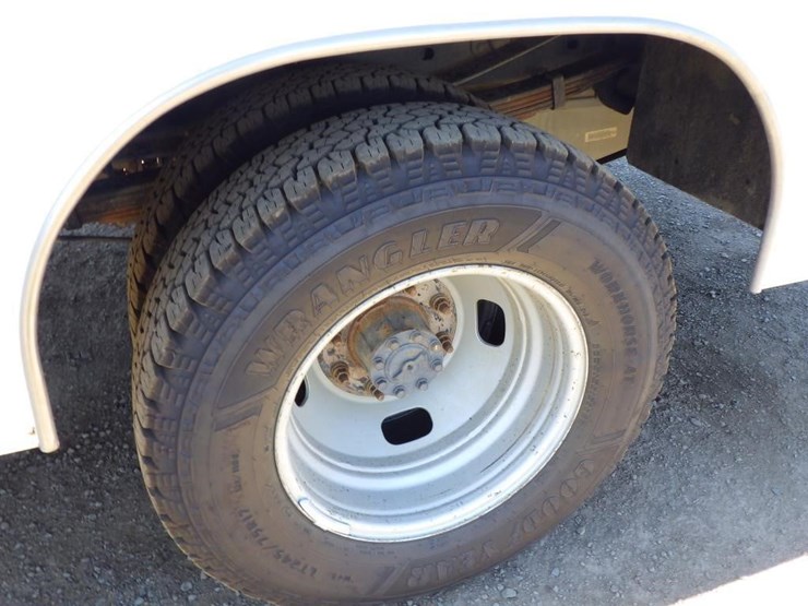 2016-ford-f350-image-15