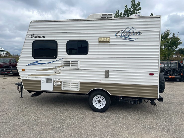 #1976-•-2012-coachman-camper-(no-title)-image-8