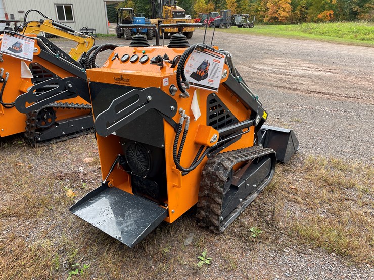 #8161-•-unused-2025-mini-skid-steer-loader-image-5