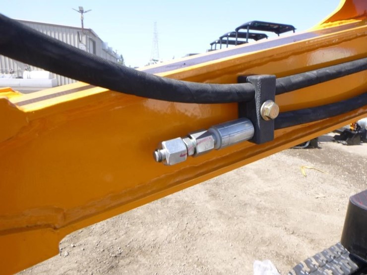 2025-vicsec-vc13-hydraulic-excavator-image-14